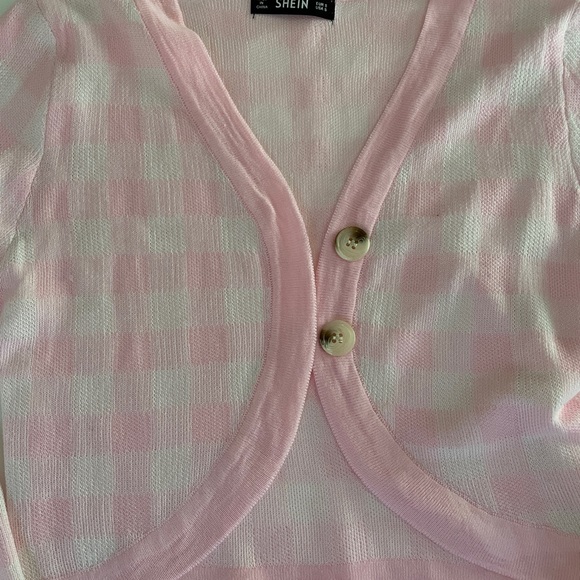 Checkered Cropped Cardigan - Picture 7 of 9